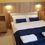 Gosciniec Piast I Camper Park 营地 Brzezno (Poznan)