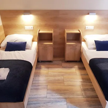 Gosciniec Piast I Camper Park * Brzezno (Poznan)