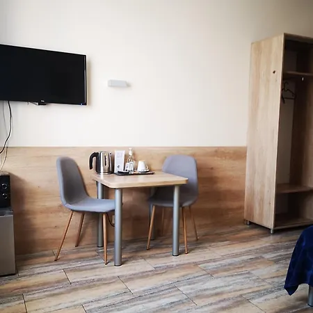 Gosciniec Piast I Camper Park Brzezno (Poznan)