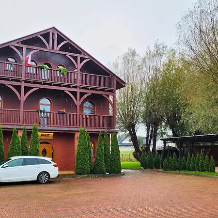 营地 Gosciniec Piast I Camper Park *